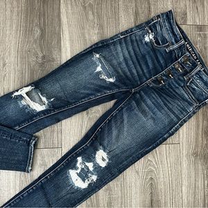 Brand: American Eagle
Size: 2
Color: Dark blue 
Hi-Rise Jegging